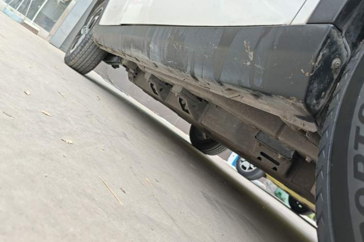 Used NETA V 2021 Long-Range Entertainment Edition Upgrade Model Right Side Sill