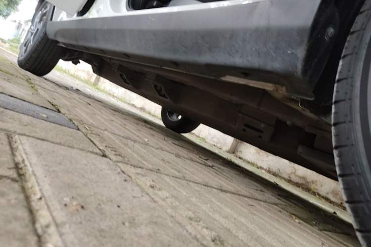 Used NETA V 2021 Standard Range Entertainment Edition Right Side Sill