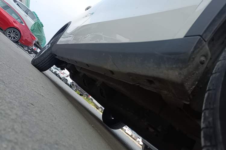 Used NETA V 2021 Standard Range Entertainment Version – Upgraded Model Right Side Sill