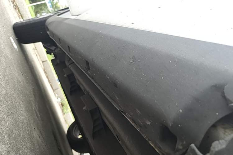 Used NETA V 2021 Standard Range Entertainment Edition Right Side Sill