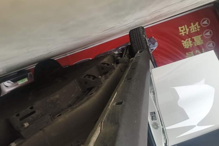 Used NETA V 2021 Standard Range Entertainment Version – Upgraded Model Right Side Sill
