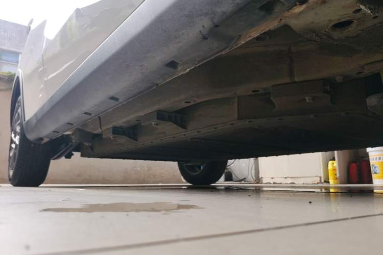 Used NETA V 2021 Standard Range Entertainment Edition Right Side Sill