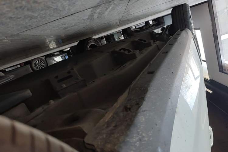Used NETA V 2021 Long-Range Entertainment Edition Upgrade Model Right Side Sill