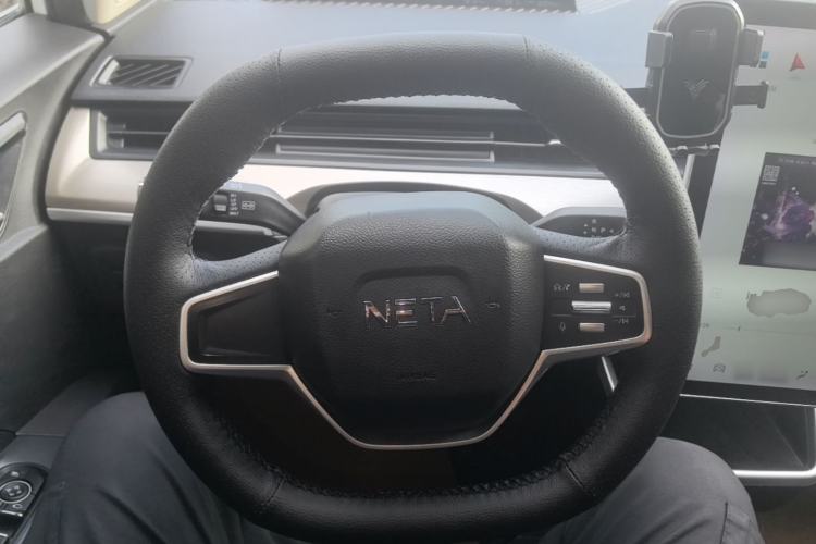 Used NETA V 2021 Standard Range Entertainment Version – Upgraded Model Steering Wheel