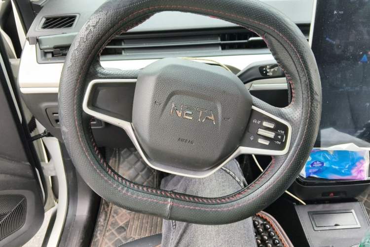 Used NETA V 2021 Standard Range Entertainment Version – Upgraded Model Steering Wheel