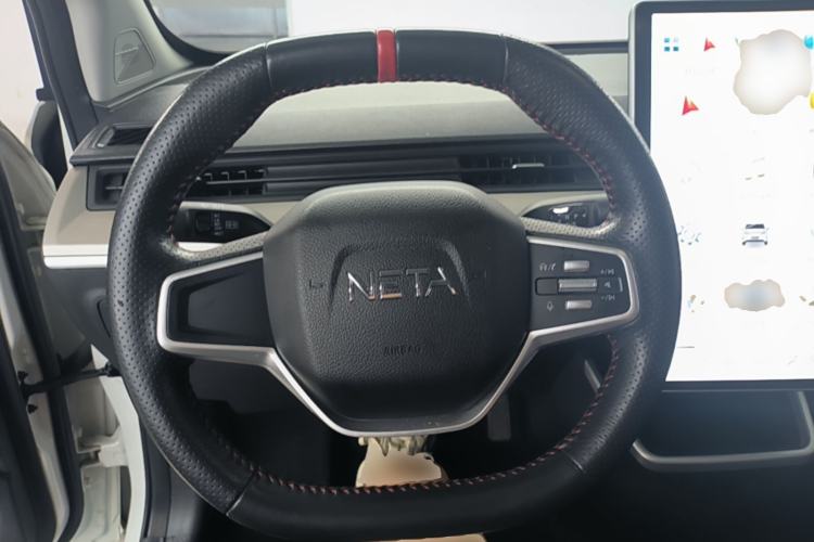 Used NETA V 2021 Standard Range Entertainment Version – Upgraded Model Steering Wheel