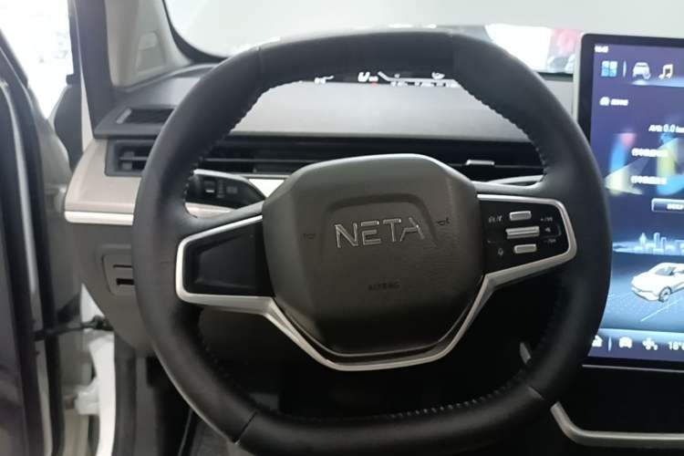 Used NETA V 2021 Standard Range Entertainment Version – Upgraded Model Steering Wheel