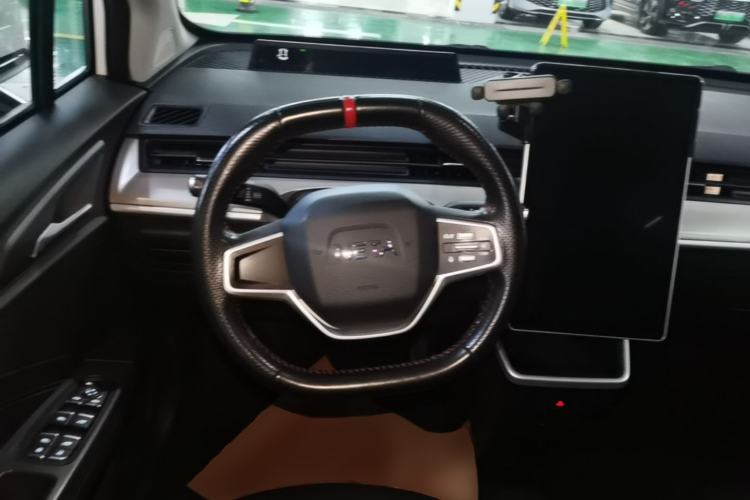 Used NETA V 2021 Standard Range Entertainment Version – Upgraded Model Steering Wheel