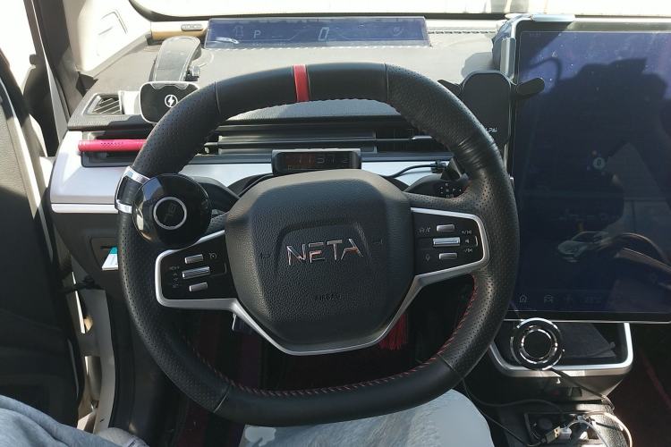 Used NETA V 2021 Long-Range Entertainment Edition Upgrade Model Steering Wheel