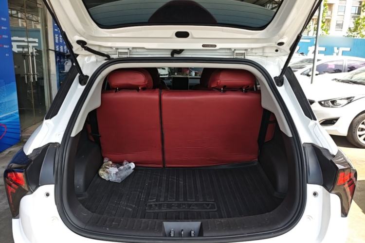Used NETA V 2021 Standard Range Entertainment Version – Upgraded Model Trunk