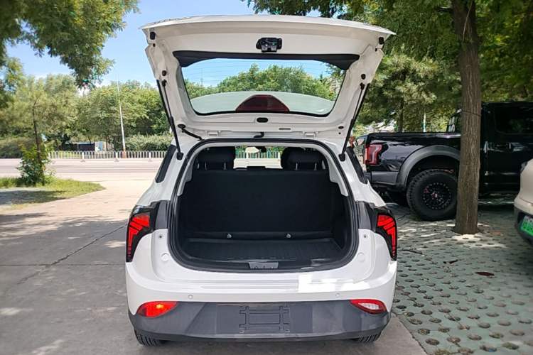 Used NETA V 2021 Standard Range Entertainment Version – Upgraded Model Trunk