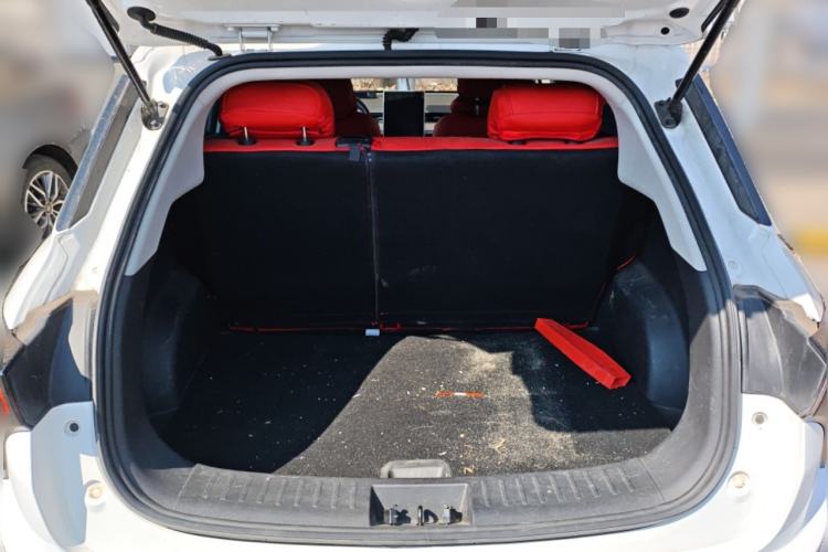 Used NETA V 2021 Standard Range Entertainment Version – Upgraded Model Trunk