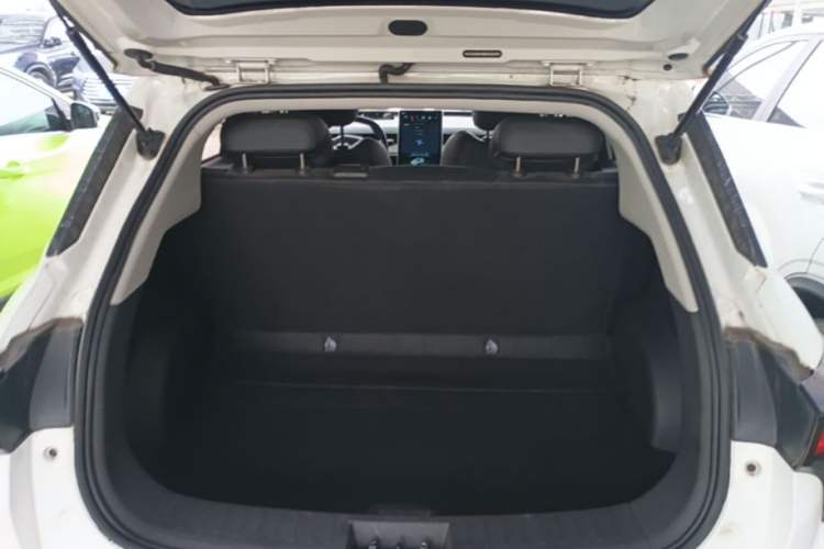 Used NETA V 2021 Standard Range Entertainment Version – Upgraded Model Trunk