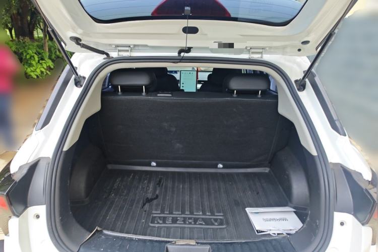 Used NETA V 2021 Long-Range Entertainment Edition Upgrade Model Trunk