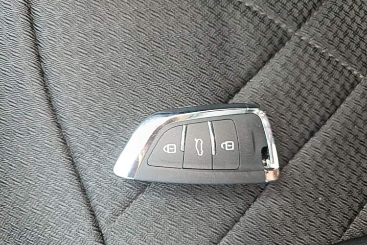 Used NETA V 2021 Standard Range Entertainment Version – Upgraded Model Vehicle Key