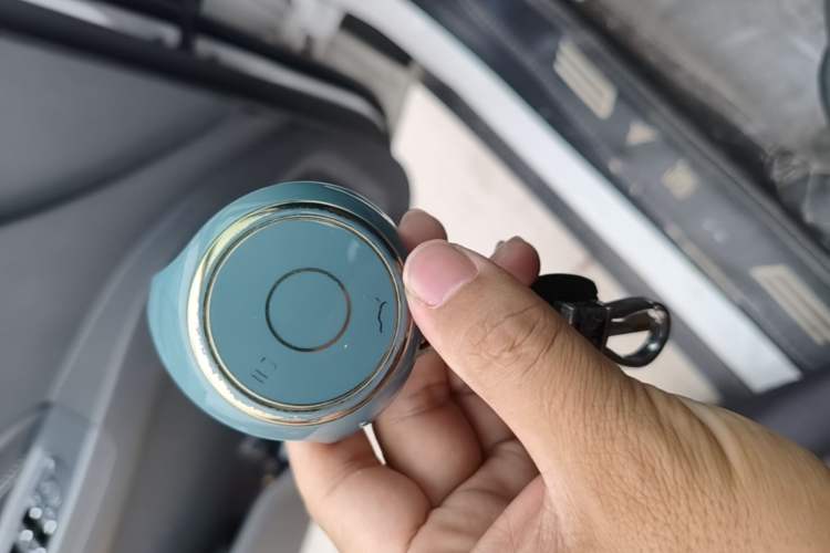 Used NETA V 2021 Long-Range Entertainment Edition Upgrade Model Vehicle Key