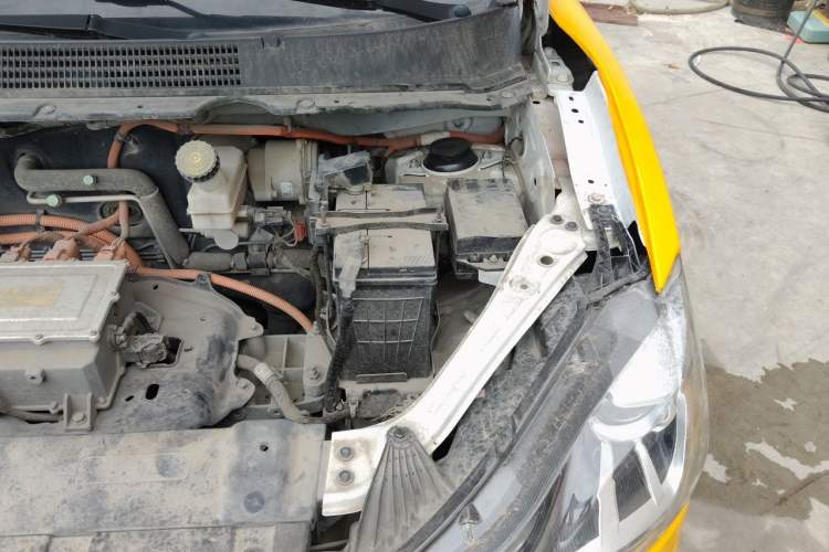Used NETA V 2021 Standard Range Entertainment Edition Engine Bay Left