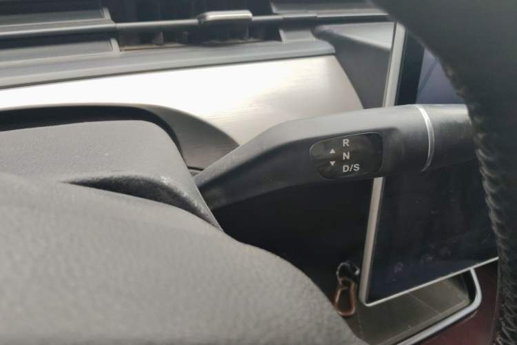 Used NETA V 2021 Standard Range Entertainment Edition Gear Lever