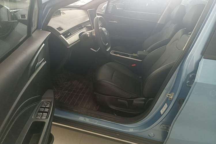 Used NETA V 2022 Chao 300 Lite Ternary Lithium Driver Seat