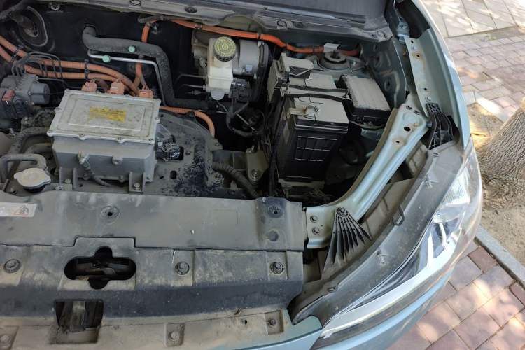 Used NETA V 2022 Chao 300 Lite Ternary Lithium Engine Bay Left