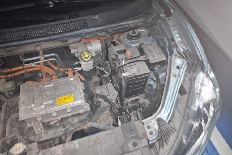 Used NETA V 2022 Chao 400 Lite Engine Bay Left