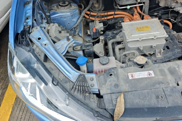 Used NETA V 2022 Chao 300 Lite Lithium Iron Phosphate Engine Bay Right
