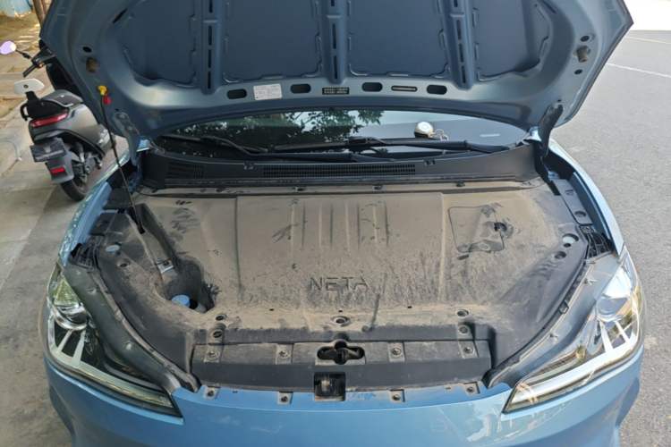 Used NETA V 2022 Chao 300 Lite Lithium Iron Phosphate Engine Bay