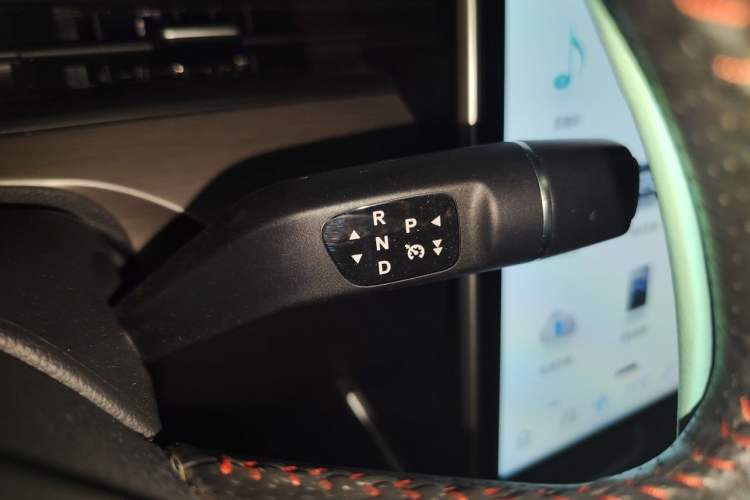 Used NETA V 2022 Pro Long-Range Smart Edition Gear Lever