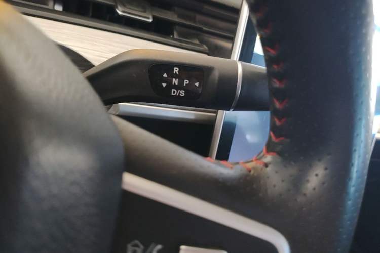 Used NETA V 2022 Chao 300 Lite Lithium Iron Phosphate Gear Lever