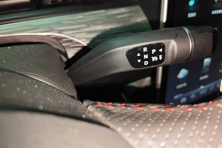 Used NETA V 2022 Chao 400 Lite Gear Lever
