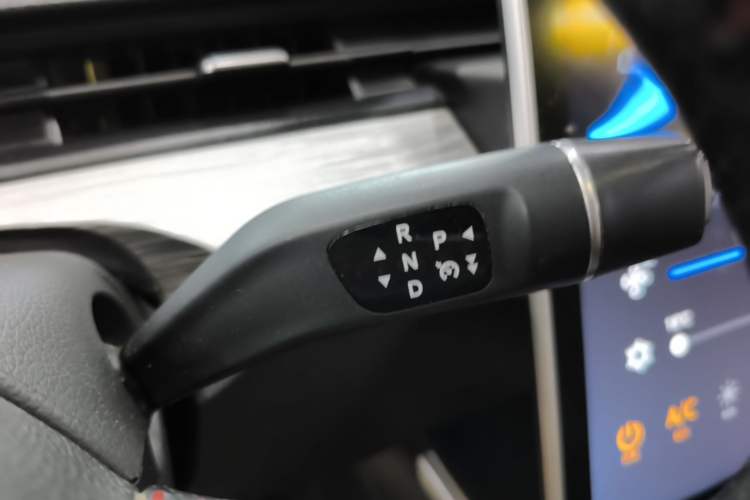 Used NETA V 2022 Chao 400 Lite Gear Lever