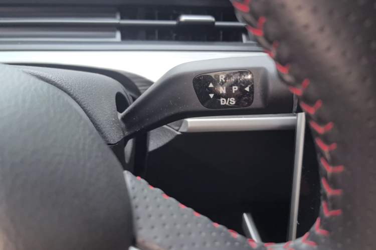 Used NETA V 2022 Chao 300 Lite Ternary Lithium Gear Lever