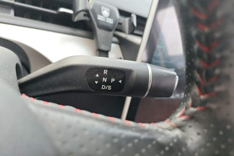Used NETA V 2022 Chao 300 Lite Lithium Iron Phosphate Gear Lever