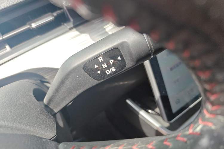 Used NETA V 2022 Chao 300 Lite Lithium Iron Phosphate Gear Lever