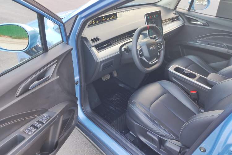 Used NETA V 2022 Chao 400 Lite Interior 1