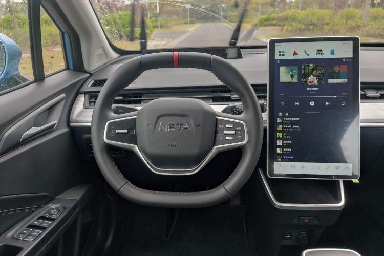 Used NETA V 2022 Chao 400 Lite Interior 2