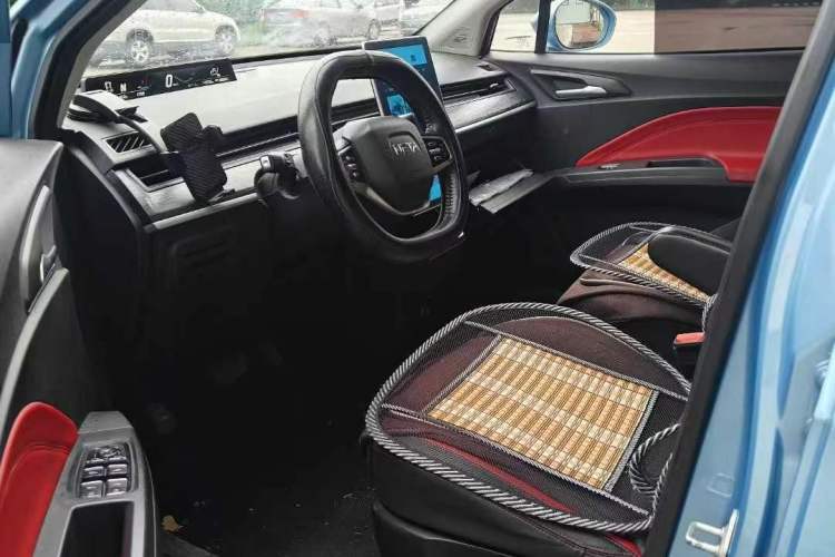 Used NETA V 2022 Chao 400 Lite Interior 2