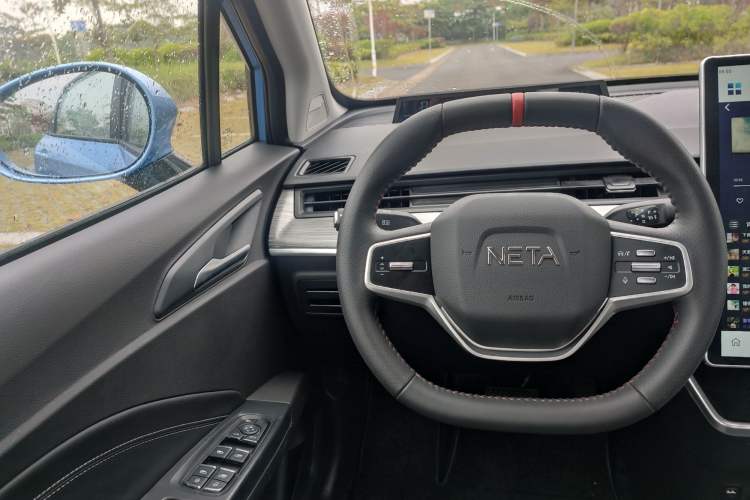 Used NETA V 2022 Chao 400 Lite Interior 3
