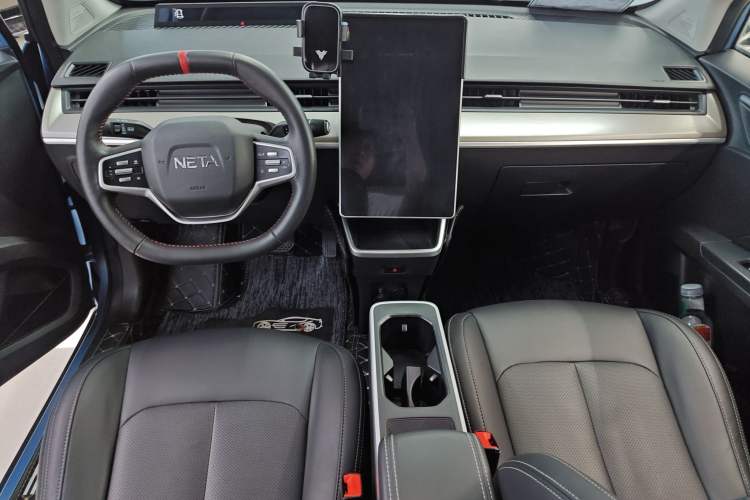Used NETA V 2022 Pro Long-Range Smart Edition Interior 3