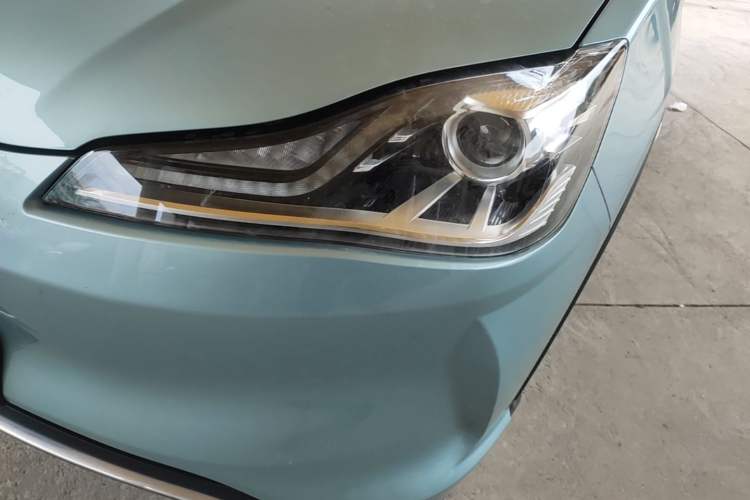 Used NETA V 2022 Chao 300 Lite Lithium Iron Phosphate Left Front Headlight