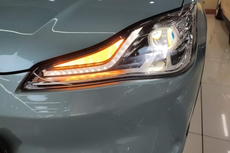 Used NETA V 2022 Chao 400 Lite Left Front Headlight