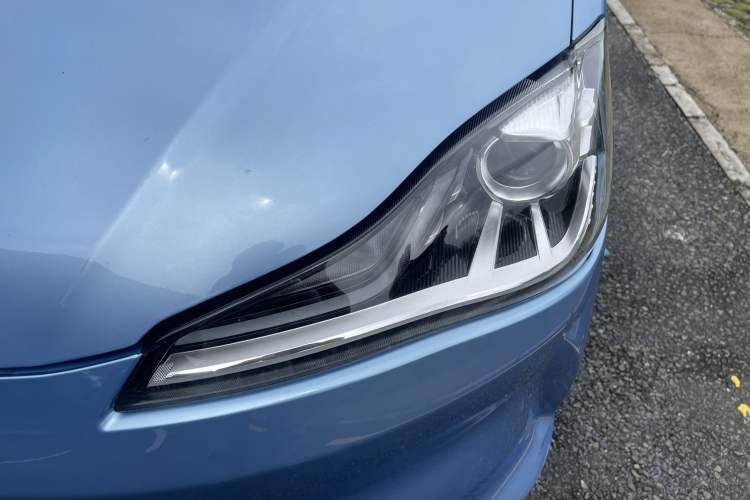 Used NETA V 2022 Long-Range Industry Custom Edition Left Front Headlight