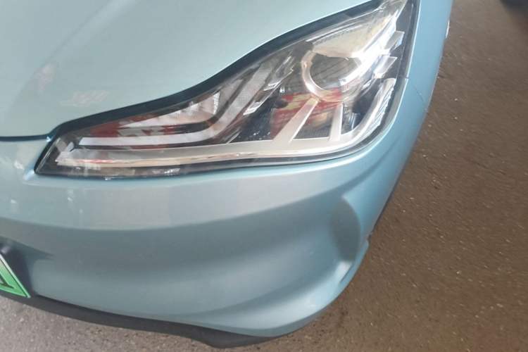 Used NETA V 2022 Standard Range Industry Custom Edition Left Front Headlight