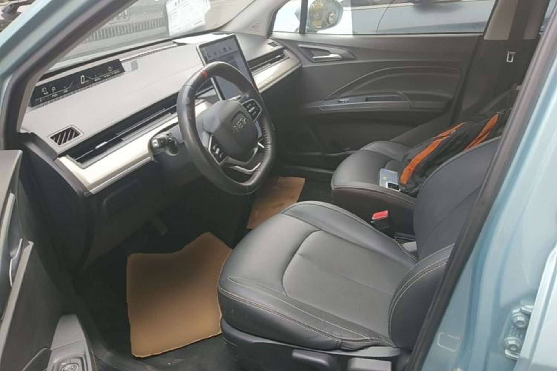 Used NETA V 2022 Long-Range Industry Custom Edition Left Front Seat