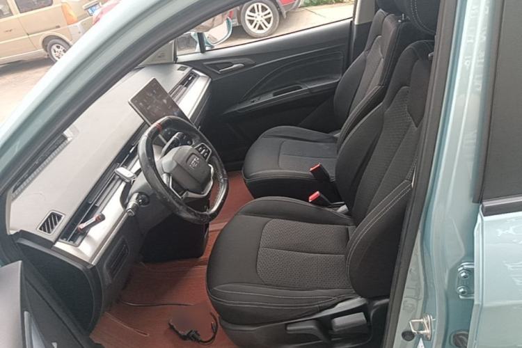 Used NETA V 2022 Standard Range Industry Custom Edition Left Front Seat