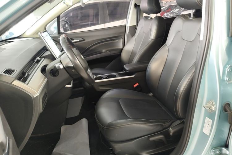 Used NETA V 2022 Pro Long-Range Smart Edition Left Front Seat