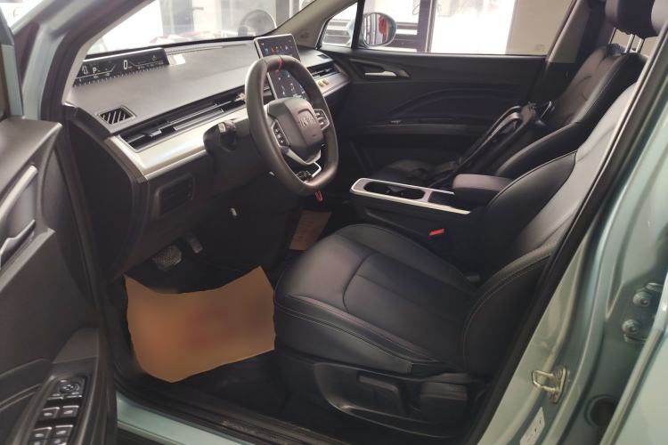 Used NETA V 2022 Long-Range Industry Custom Edition Left Front Seat