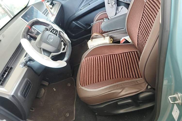 Used NETA V 2022 Standard Range Industry Custom Edition Left Front Seat