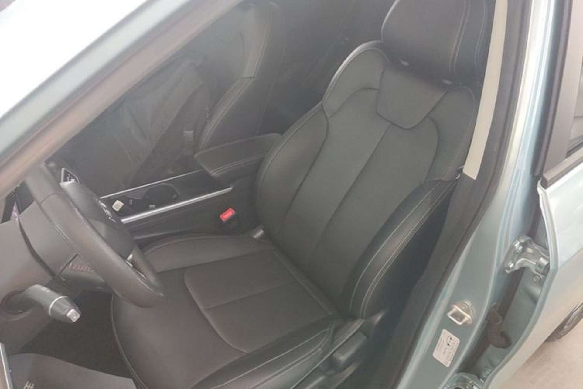 Used NETA V 2022 Pro Long-Range Smart Edition Left Front Seat