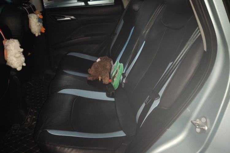 Used NETA V 2022 Pro Long-Range Smart Edition Left Rear Seat